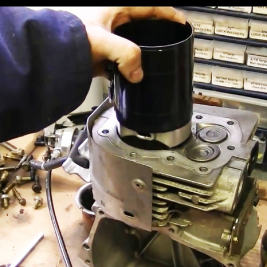 Cảo Nén Bạc Piston LICOTA